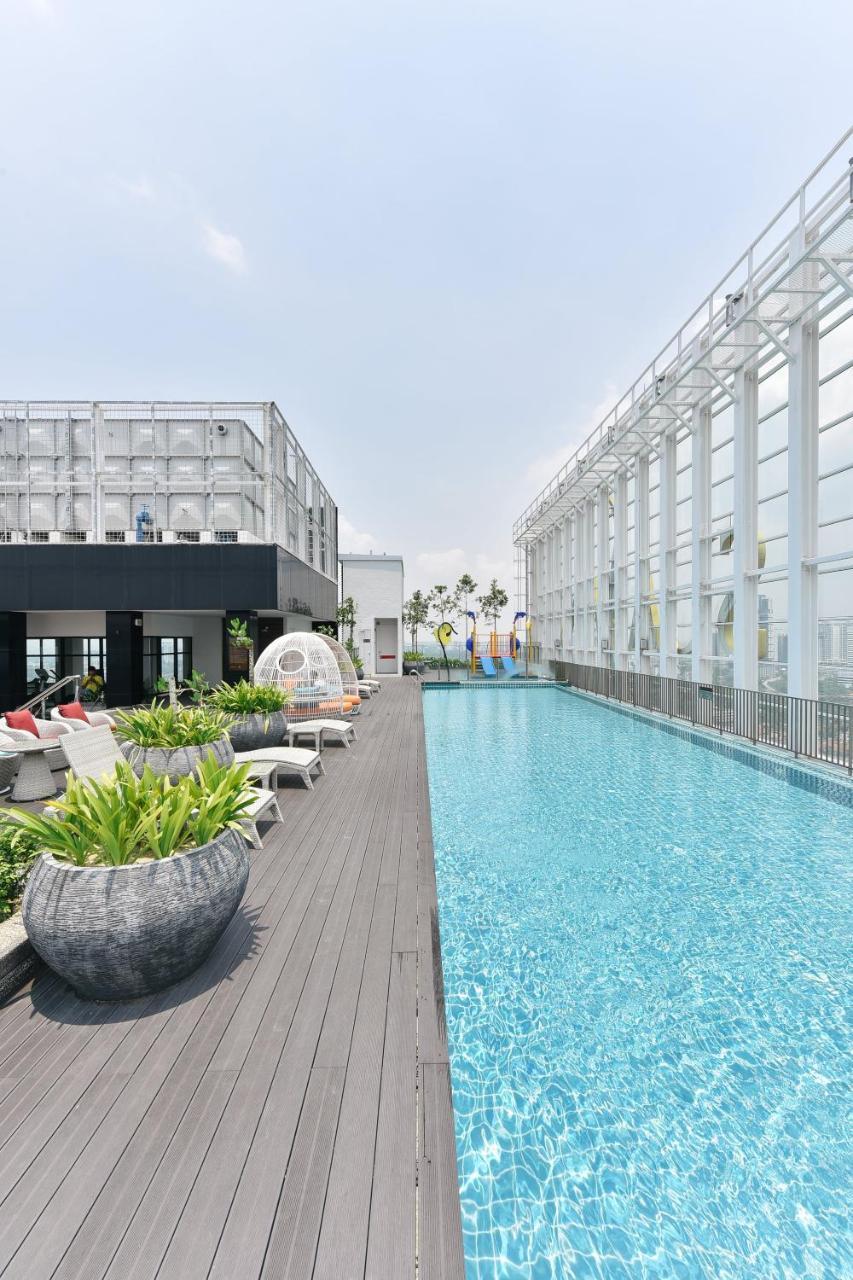 Suasana Private Suites By Subhome Johor Bahru Buitenkant foto